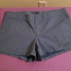 GAP heart pattern shorts